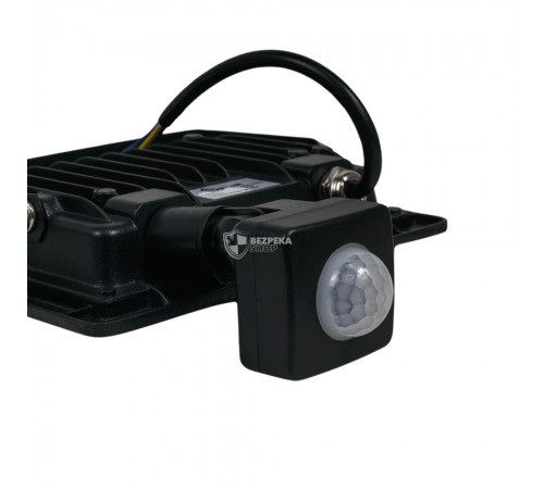Комплект 4+4 світлодіодних прожектори Lightwell 20W: 4 x LW-FL-B-20 и 4 x LW-FL-B-20-S з датчиком руху Комплект 4+4 світлодіодних прожектори Lightwell 20W: 4 x LW-FL-B-20 и 4 x LW-FL-B-20-S з датчиком руху