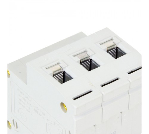 Автоматичний вимикач Lightwell MCB 3P 25A (DZ47-63 C25) Автоматичний вимикач Lightwell MCB 3P 25A (DZ47-63 C25)